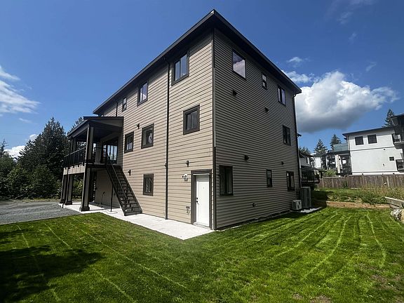 4th image of 8447 Forest Gate Dr