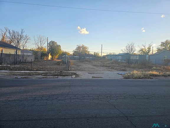5th image of 1005 W Fox St
