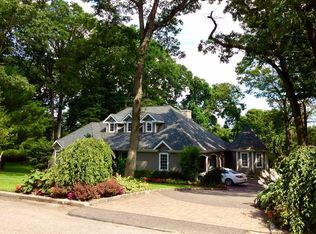 53 Ridge Dr, Plainview, NY 11803