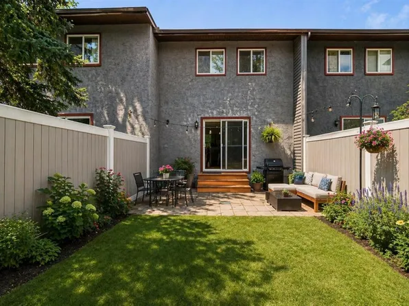 9930 N Bonaventure Dr SE #702, Calgary, AB T2J 4L4