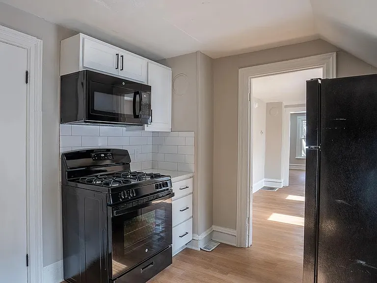 605 Pettibone Ave NW #2 — Photo 2