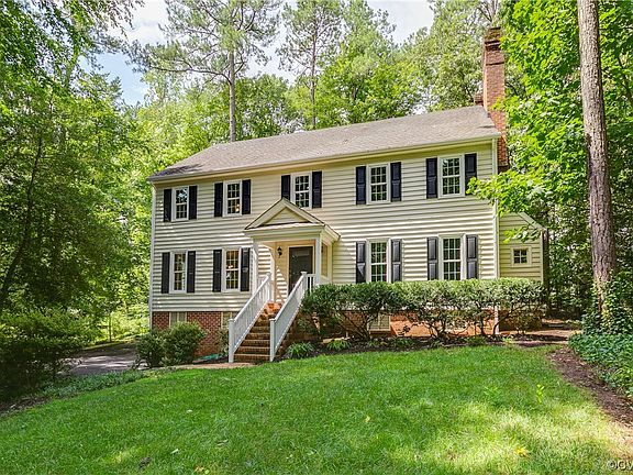 2nd image of 320 Rexmoor Pl