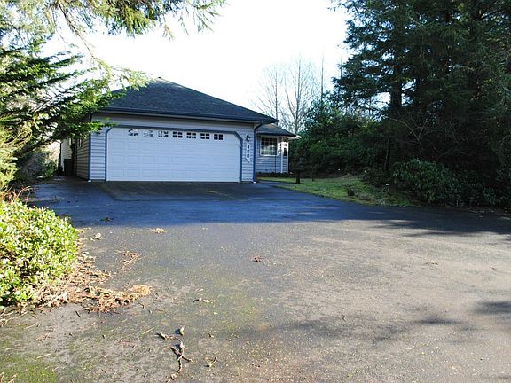 2nd image of 400 Draconis Ave SE