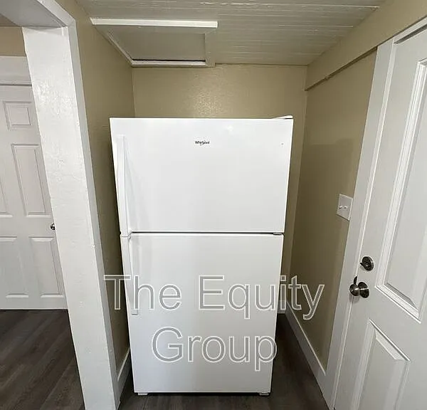 928.5 W Goshen Ave — Photo 6