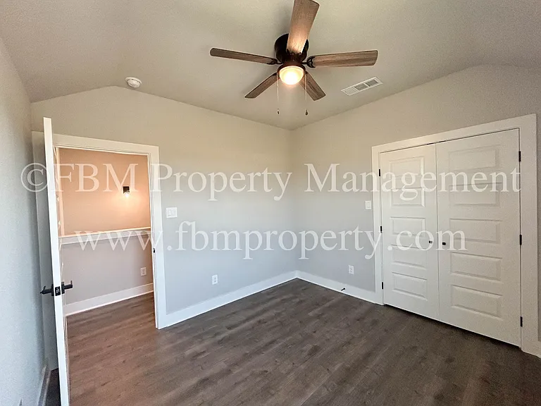 933 Cooksey Ct #B — Photo 5