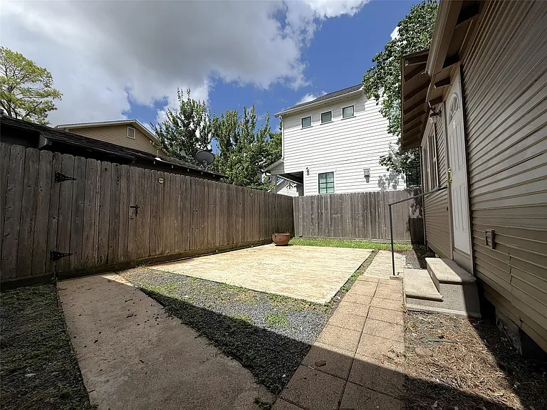 1011 Nadine St — Photo 20