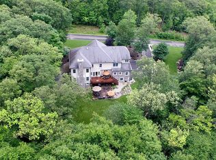 15 Spice Bush Rd, Kinnelon, NJ 07405