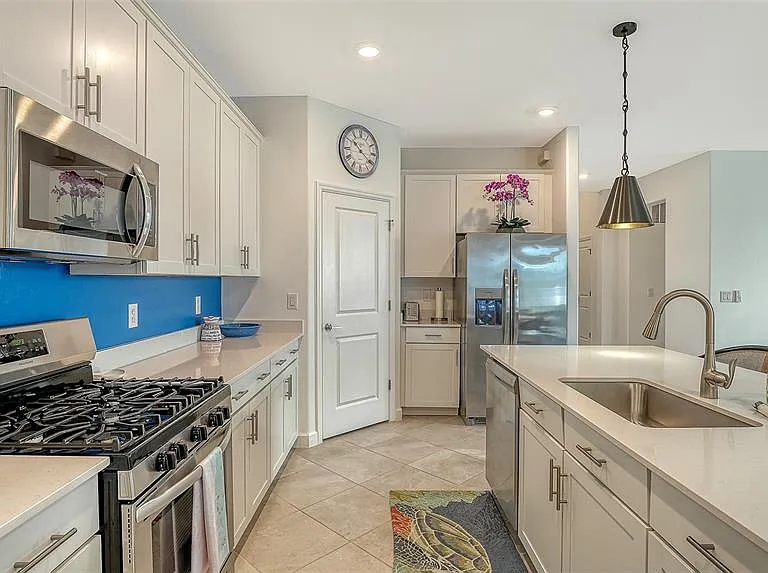 5225 Blue Crush St — Photo 15