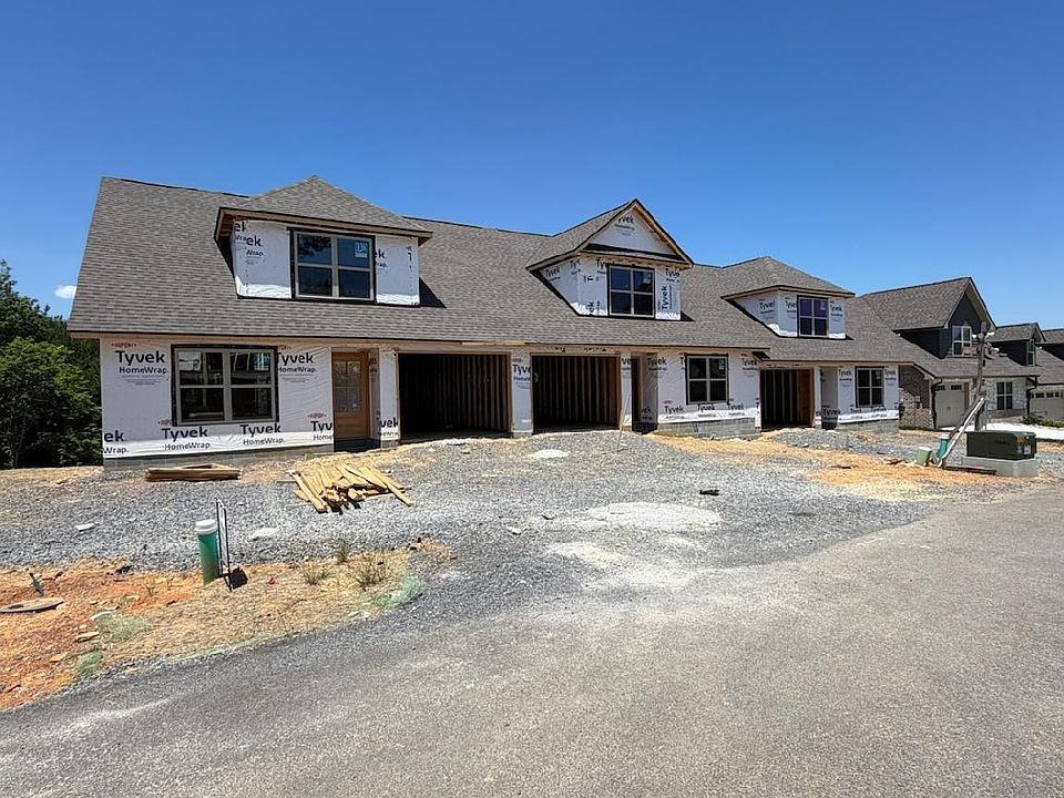 2nd image of 7543 Hollow Ridge Ln