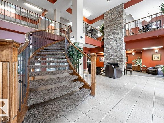 3rd image of 45 Inglewood Dr #407