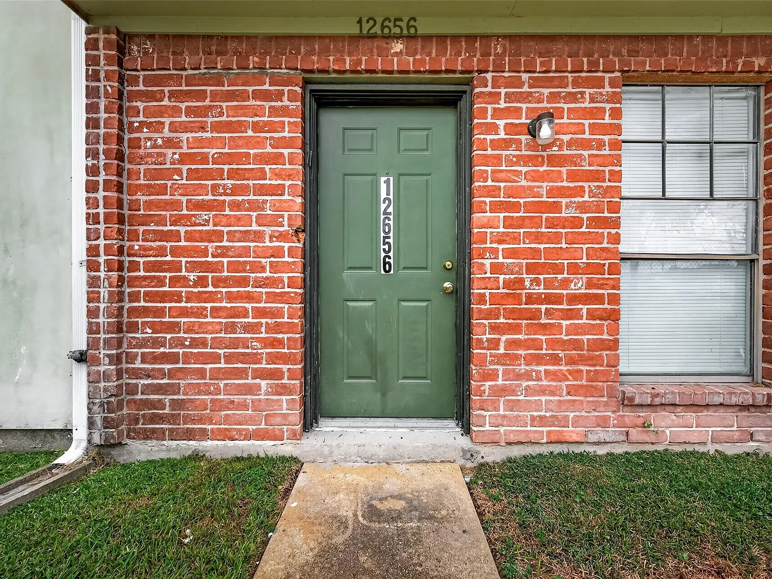 2 bed, 1.5 bath, 1120 sqft, $1,200 — Photo 3