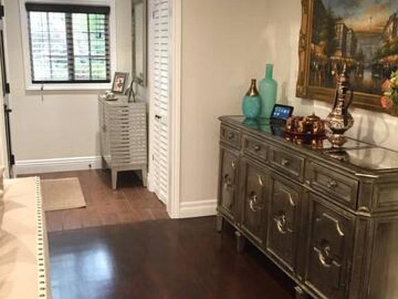 3rd image of 21441 Providencia St