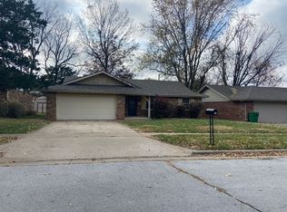 742 W Lois St, Springfield, MO 65807
