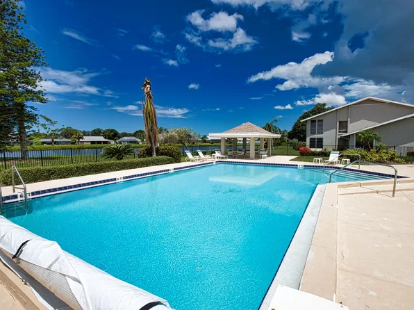 1505 Pine Lake Dr #5, Venice, FL 34285