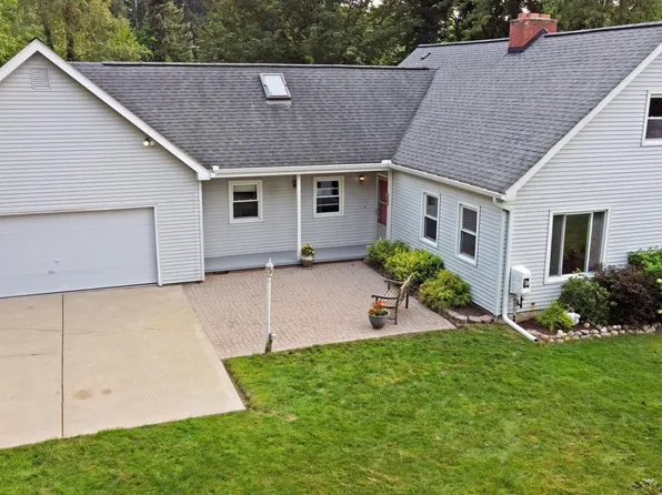 180 Lockwood Rd, Ortonville, MI 48462
