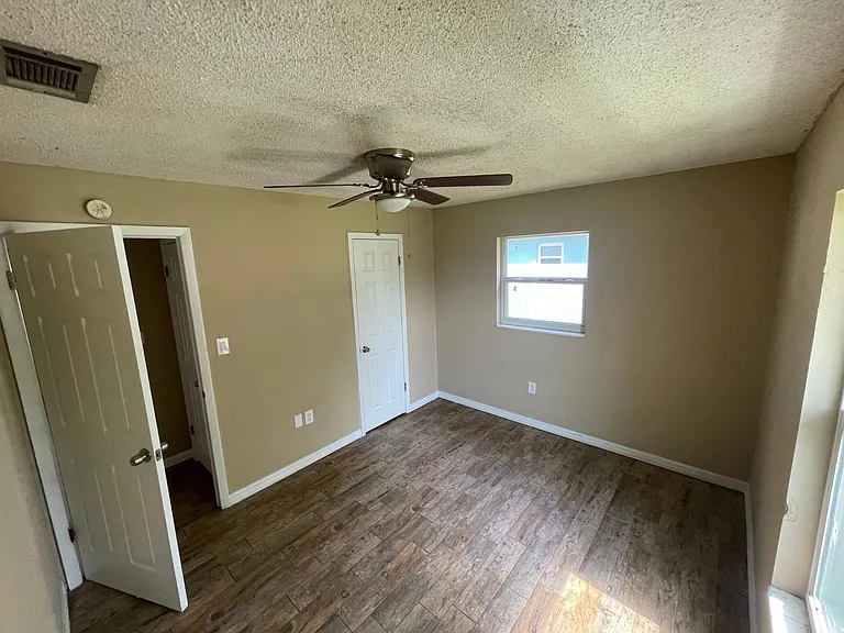 460 Oak Dr — Photo 5
