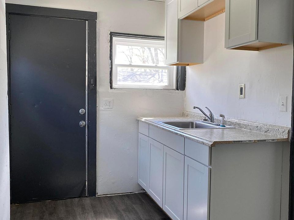 2nd image of 2059-2071 E 5th Ave