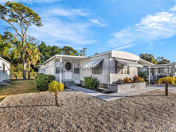 2nd image of 165 Guava Cir