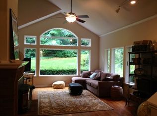15455 Smoland Ln NE, Bainbridge Island, WA 98110
