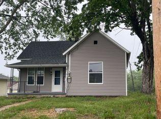 815 E Main St, Linn, MO 65051