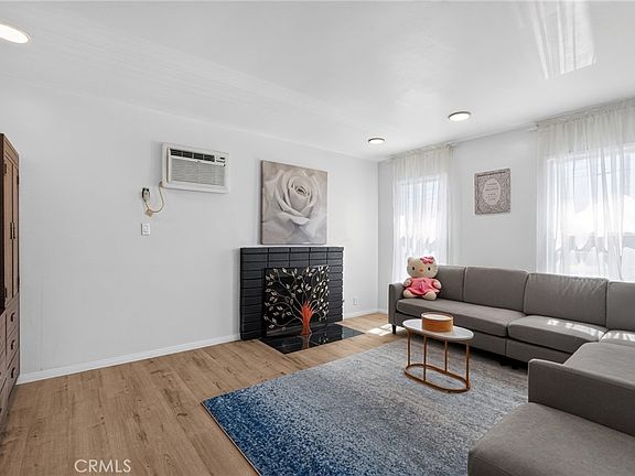 5th image of 15804 Dalton Ave