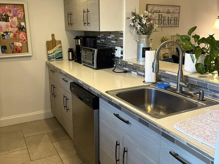 330 NE 26th Ave #108 — Photo 4