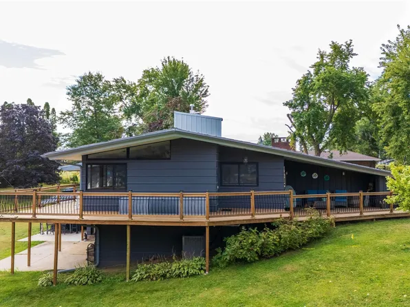 504 Bel Air Dr, Marshalltown, IA 50158