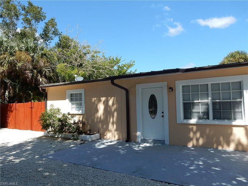 1st image of 996 Hyacinth St