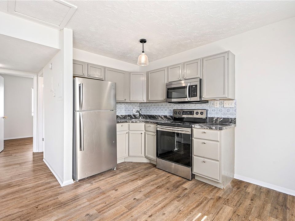 1st image of 557 W. Glenn Ave. #B301