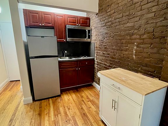 4th image of 58 W 84th St APT 3R