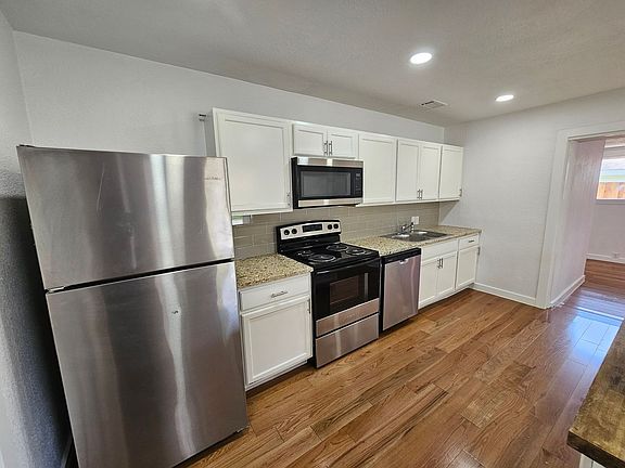 2nd image of 2402 Housley Dr