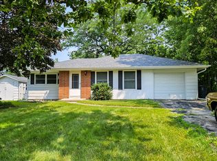 2308 E Sand Lake Rd, Lindenhurst, IL 60046