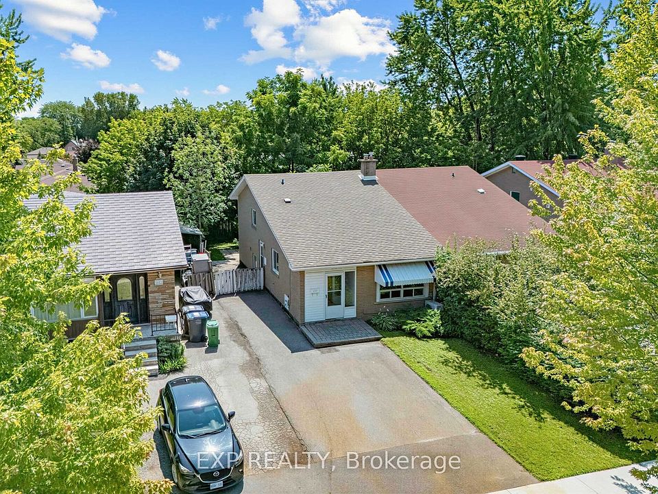 1st image of 1586 Sandgate Cres