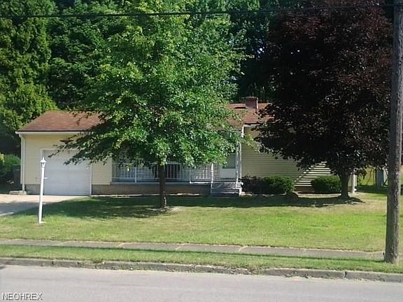 3rd image of 3386 S Wendover Cir