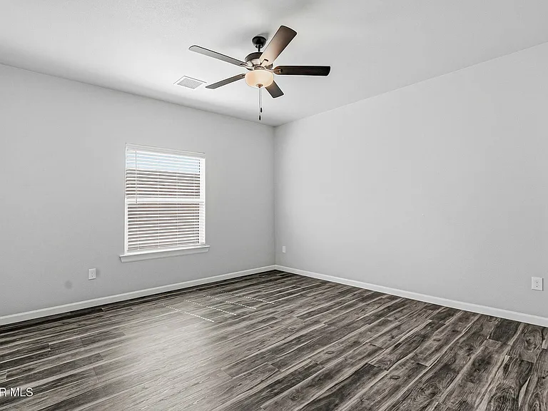 6070 Zinc Hill St — Photo 24