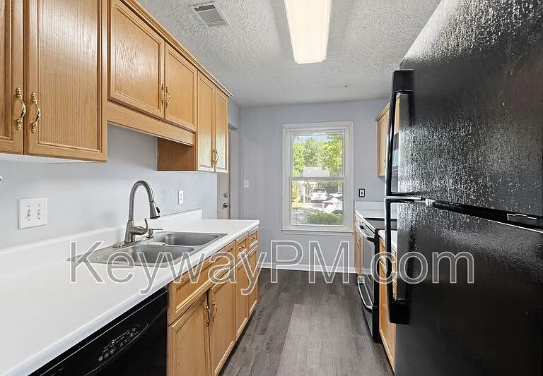 410 Tracewood Pl — Photo 4