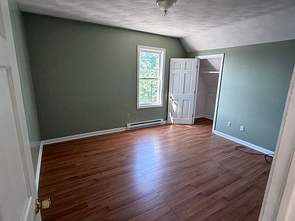 4th image of 94 W Cole St Floor 3