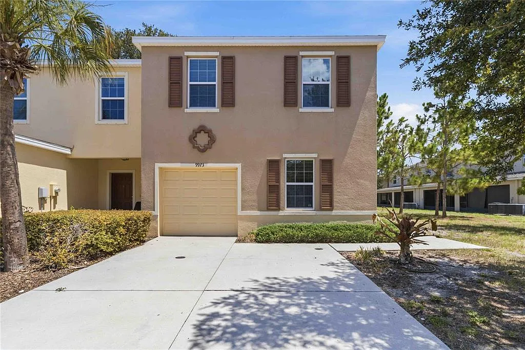 3 bed, 2.5 bath, 1684 sqft, $2,200 — Photo 1