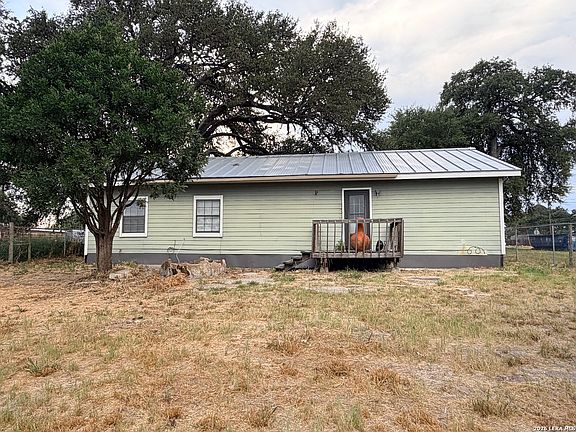 4th image of 1008 N MAIN ST