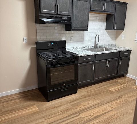 2nd image of 1119 N Underhill St APT D2