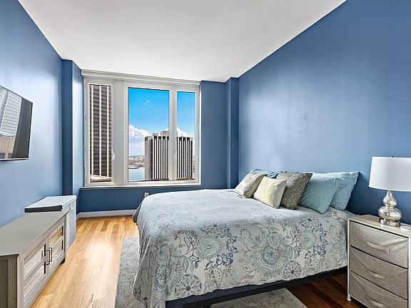 5th image of 15 William St APT 41C