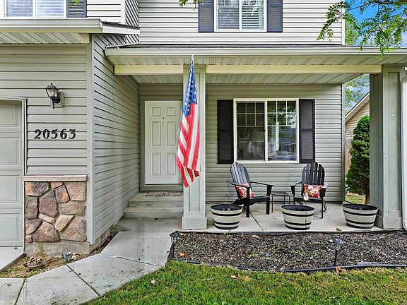 3rd image of 20563 Whitman Ave
