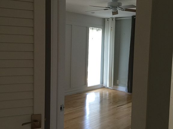 3rd image of 1020 Silk Oak Ter APT 201