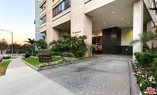 10350 Wilshire Blvd #404 Photo 1