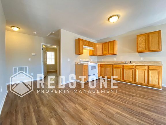 5th image of 1104 Chandler Ave