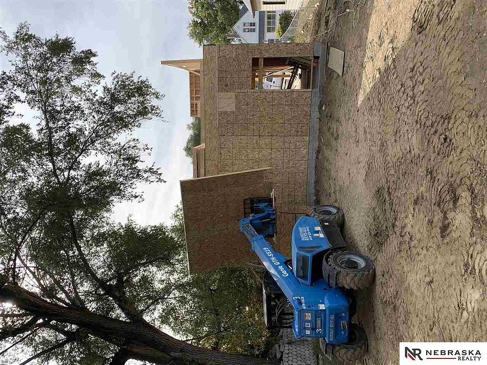 2nd image of 1610 Dorcas St