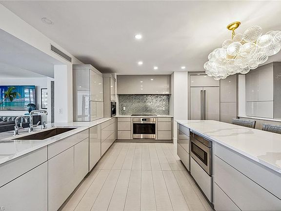 5th image of 5601 Turtle Bay DR #701