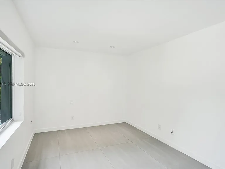 19231 NE 22nd Ave — Photo 27