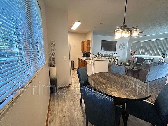 4th image of 6241 Holdrege St #6
