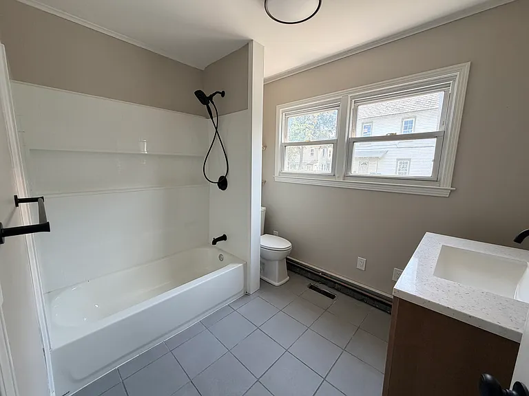 447 Glen St #1 — Photo 19
